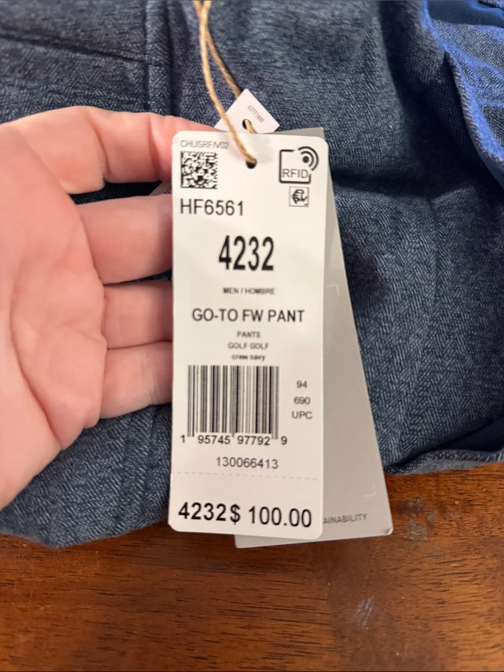 Adidas Men’s NWT  Fall Weight Textured Golf Pants. 42X32. Crew Navy.